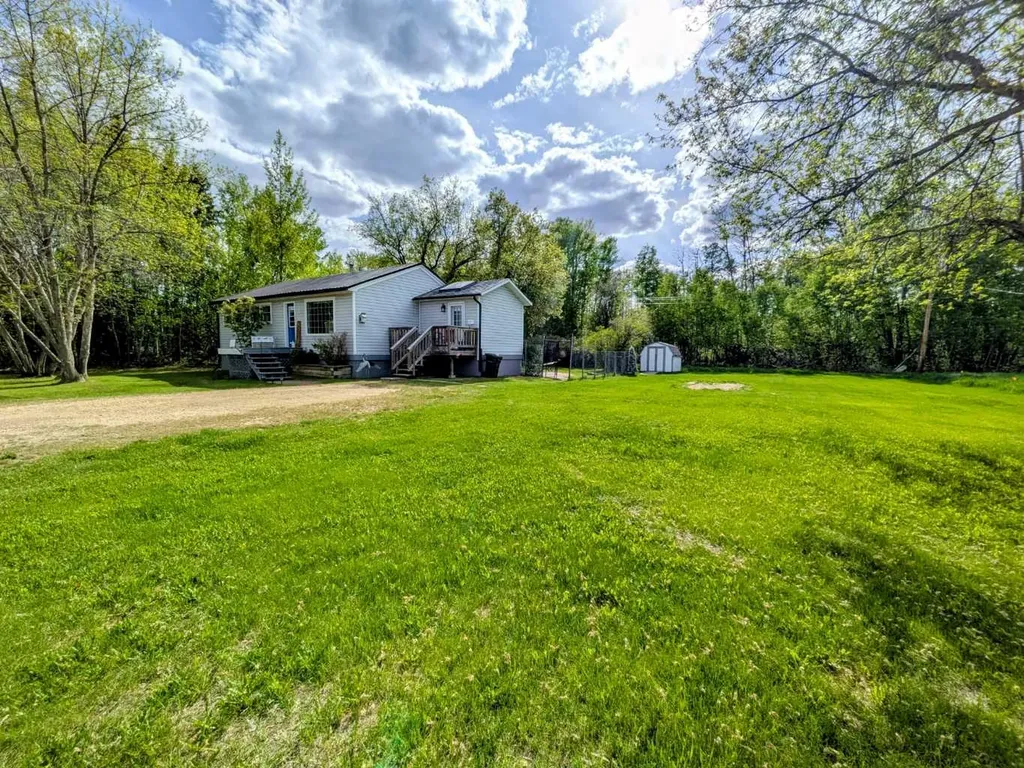 4814 52 Street Eaglesham AB T0H 1H0