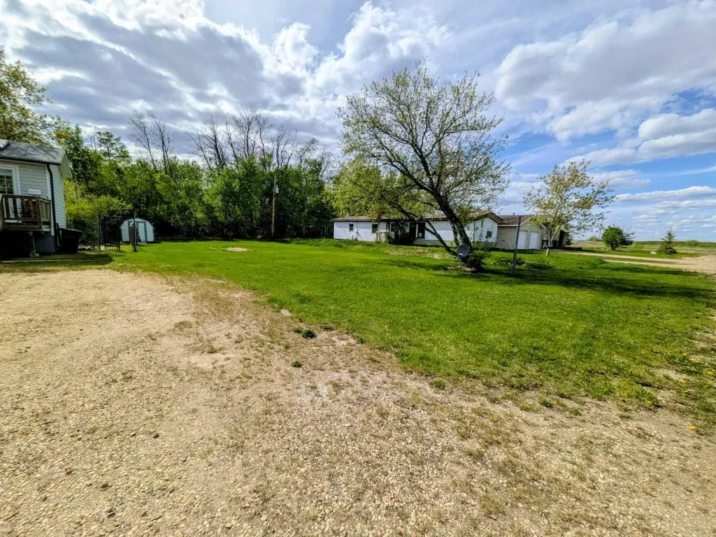 4814 52 Street Eaglesham AB T0H 1H0