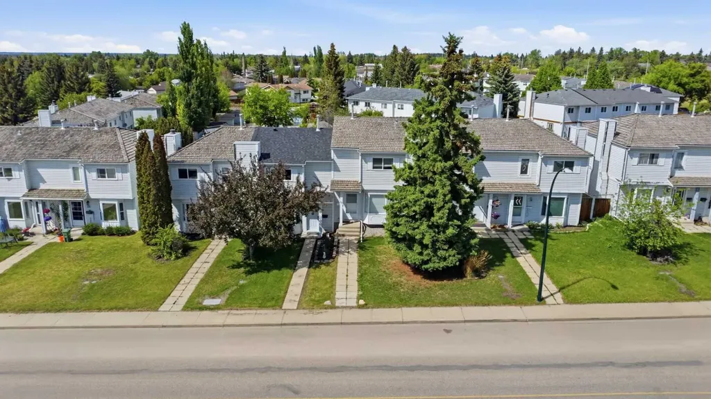 20 Ellenwood Drive Red Deer AB T4R2E3