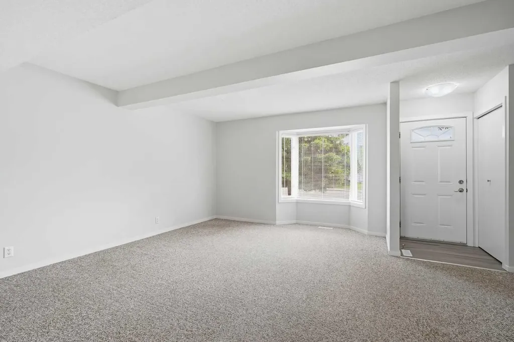 20 Ellenwood Drive Red Deer AB T4R2E3