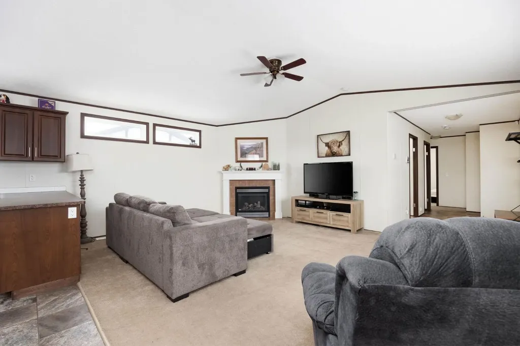 328 Grey Crescent Fort Mcmurray AB T9K 2N8