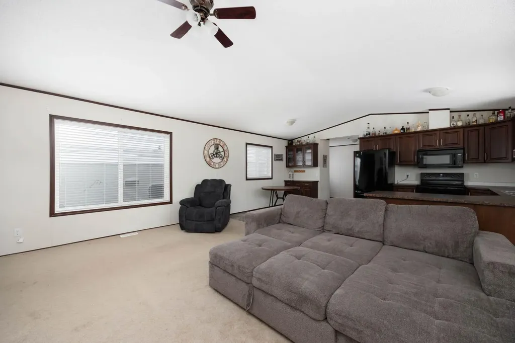 328 Grey Crescent Fort Mcmurray AB T9K 2N8