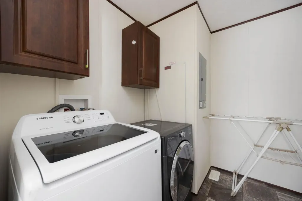 328 Grey Crescent Fort Mcmurray AB T9K 2N8
