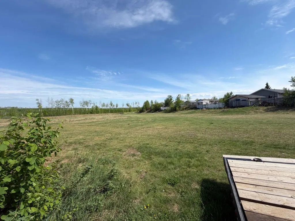 328 Grey Crescent Fort Mcmurray AB T9K 2N8