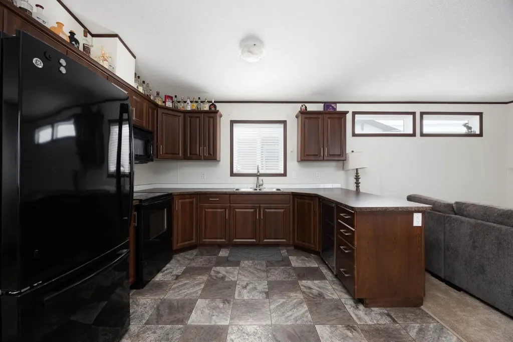 328 Grey Crescent Fort Mcmurray AB T9K 2N8