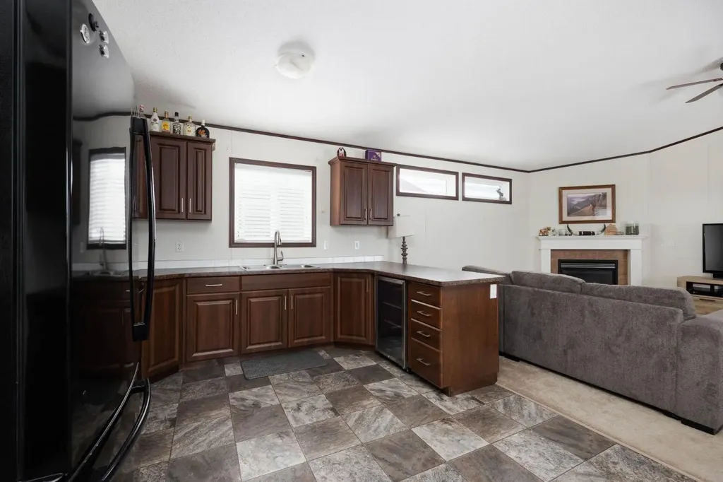 328 Grey Crescent Fort Mcmurray AB T9K 2N8