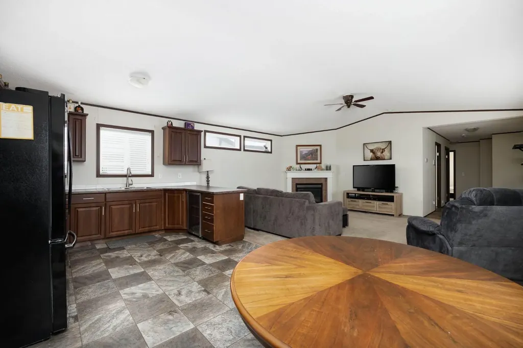 328 Grey Crescent Fort Mcmurray AB T9K 2N8