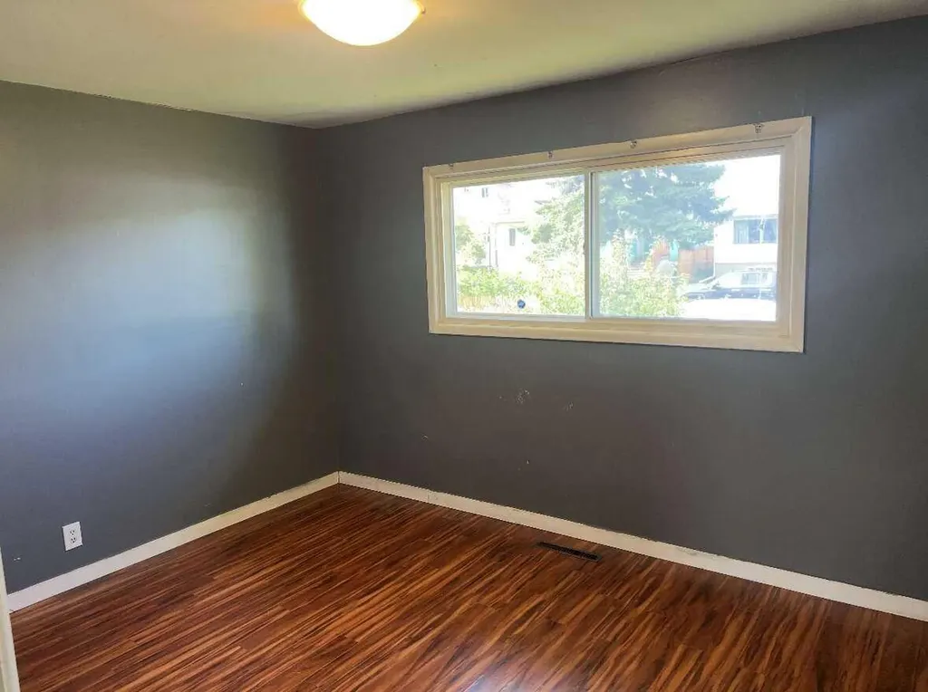 1820 41 Street SE Calgary AB T2B 1C3