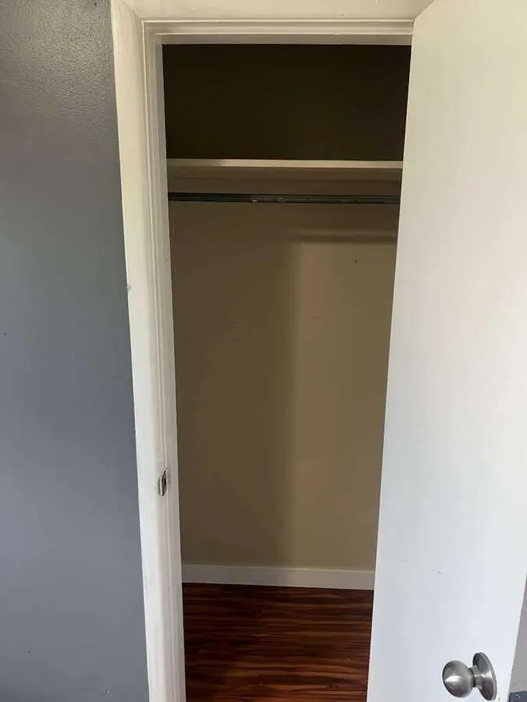 1820 41 Street SE Calgary AB T2B 1C3