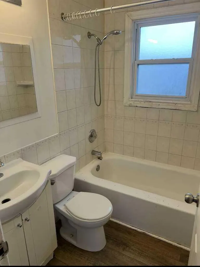 1820 41 Street SE Calgary AB T2B 1C3