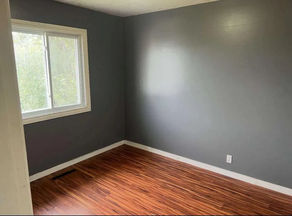 1820 41 Street SE Calgary AB T2B 1C3