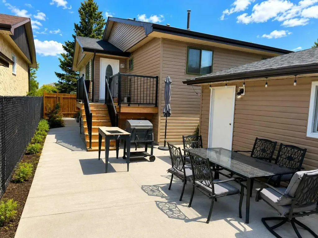 6479 68 Street NE Calgary AB T3J 2H7