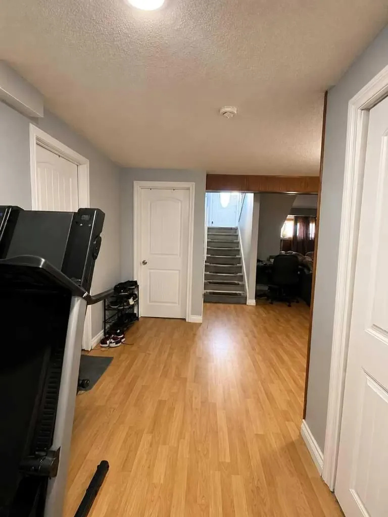 6479 68 Street NE Calgary AB T3J 2H7