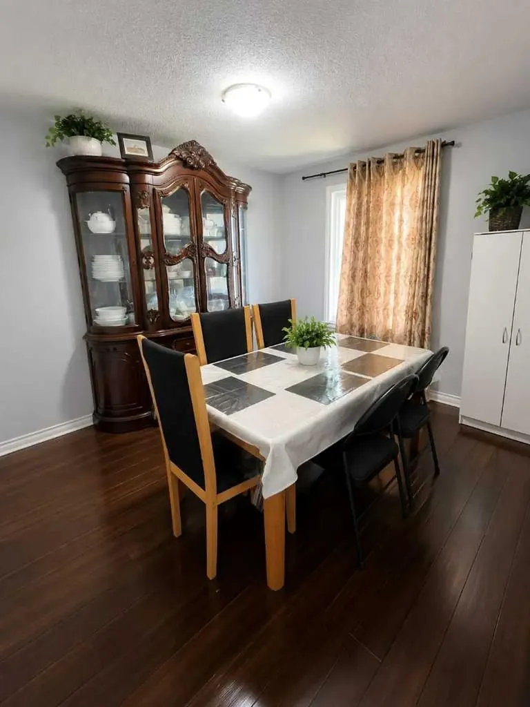 6479 68 Street NE Calgary AB T3J 2H7