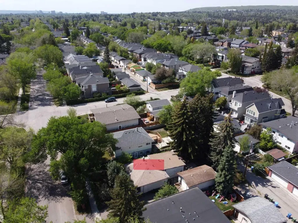 232 27 Avenue NW Calgary AB T2M2H4