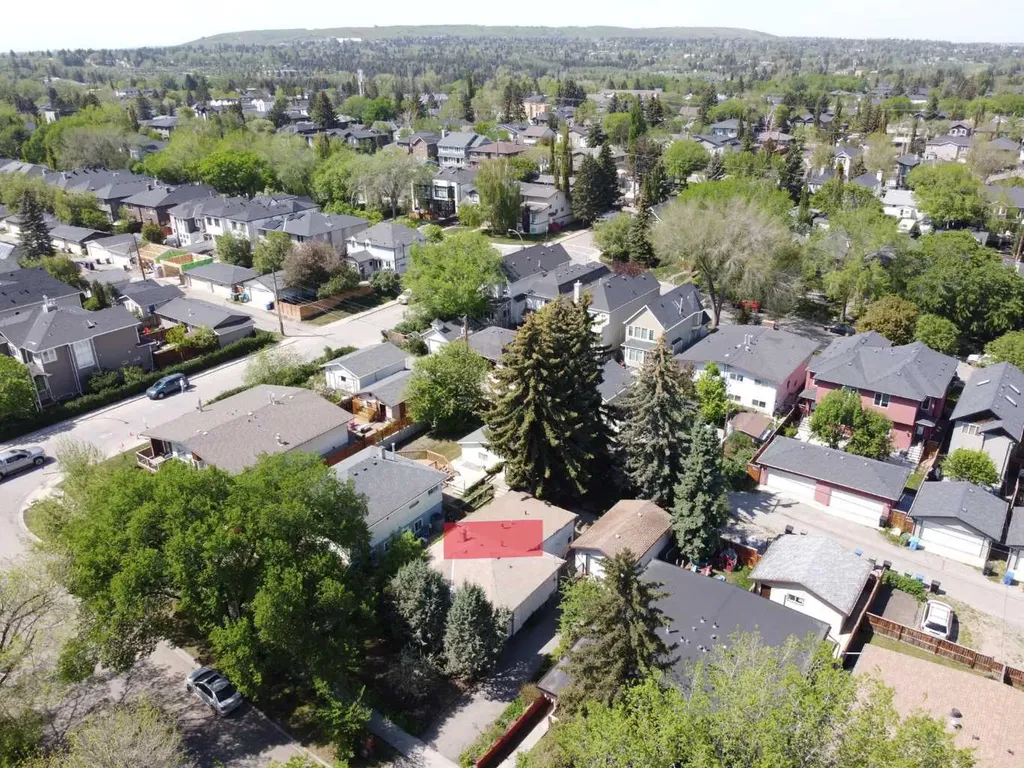 232 27 Avenue NW Calgary AB T2M2H4