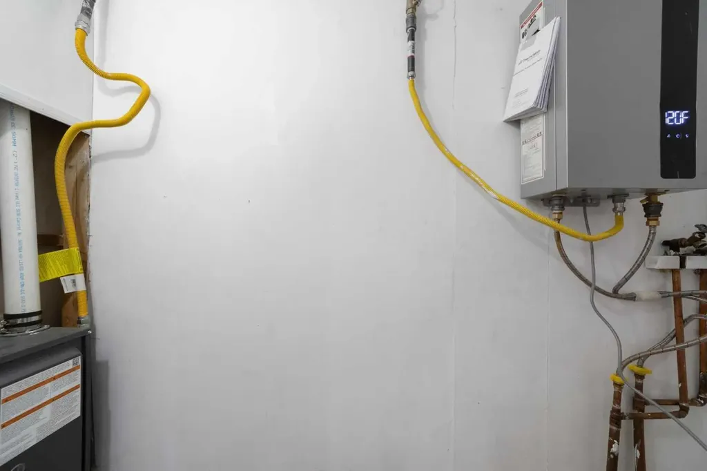 4911 54 Avenue Viking AB T0B 4N0