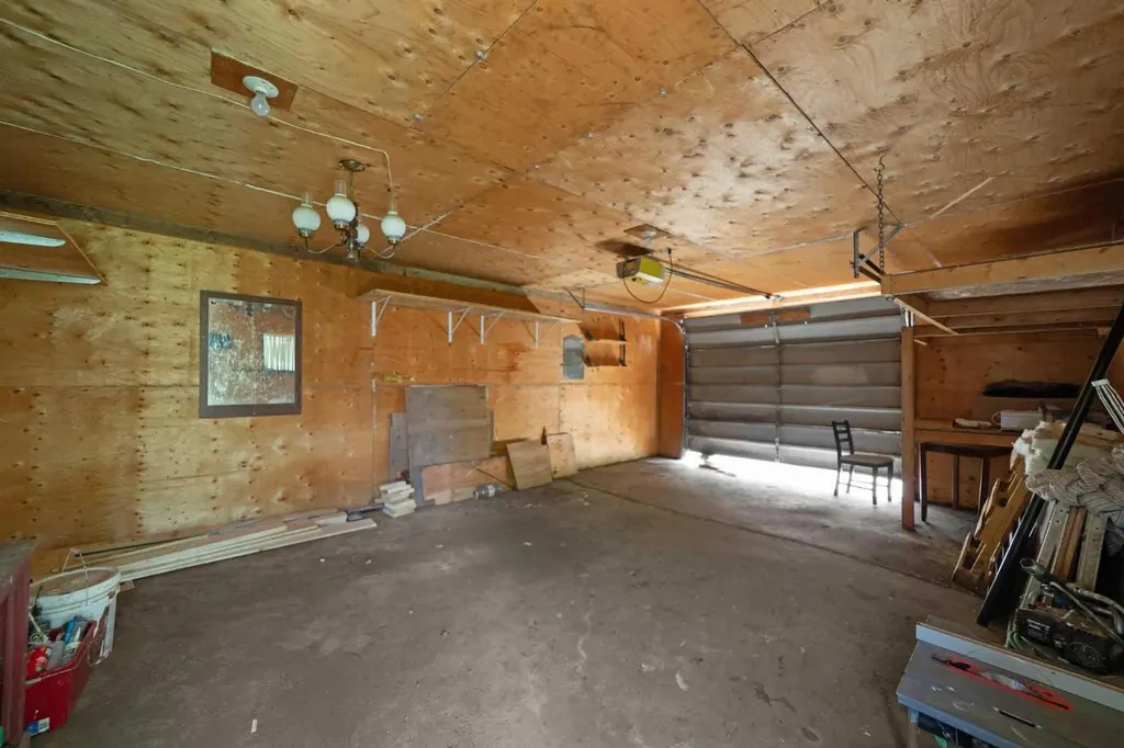 4911 54 Avenue Viking AB T0B 4N0