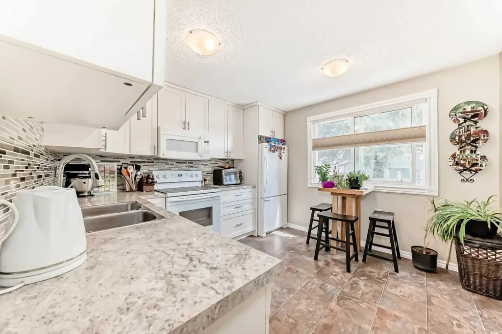 48 Millcrest Way SW Calgary AB T2Y2J4
