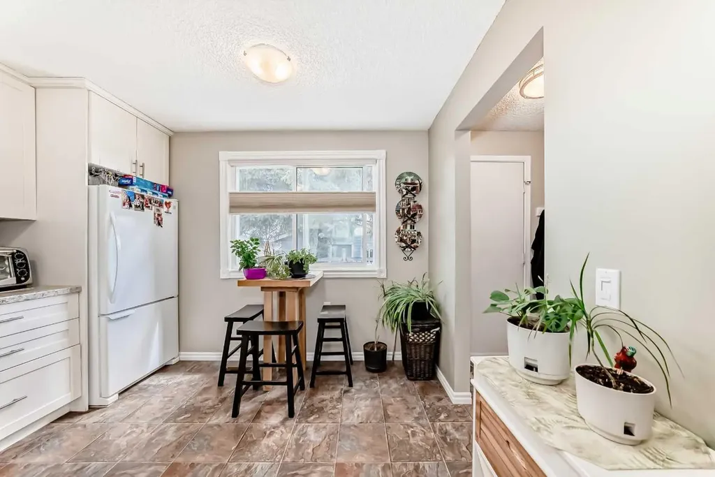 48 Millcrest Way SW Calgary AB T2Y2J4