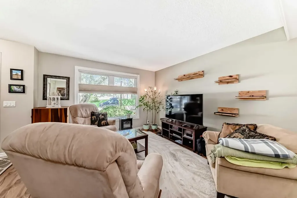 48 Millcrest Way SW Calgary AB T2Y2J4