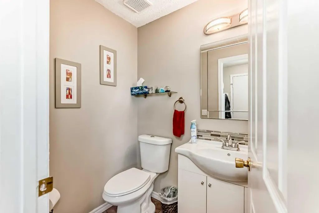 48 Millcrest Way SW Calgary AB T2Y2J4