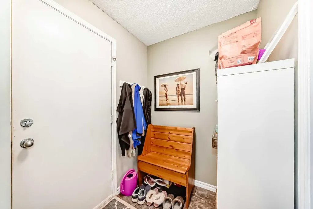 48 Millcrest Way SW Calgary AB T2Y2J4