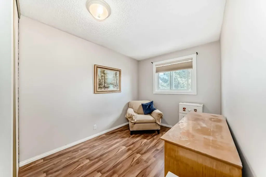 48 Millcrest Way SW Calgary AB T2Y2J4