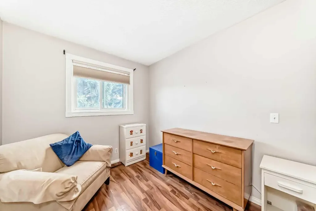 48 Millcrest Way SW Calgary AB T2Y2J4