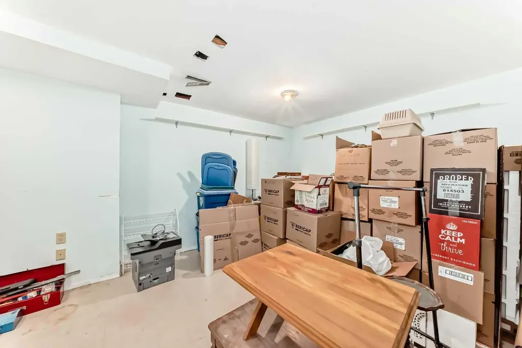 48 Millcrest Way SW Calgary AB T2Y2J4