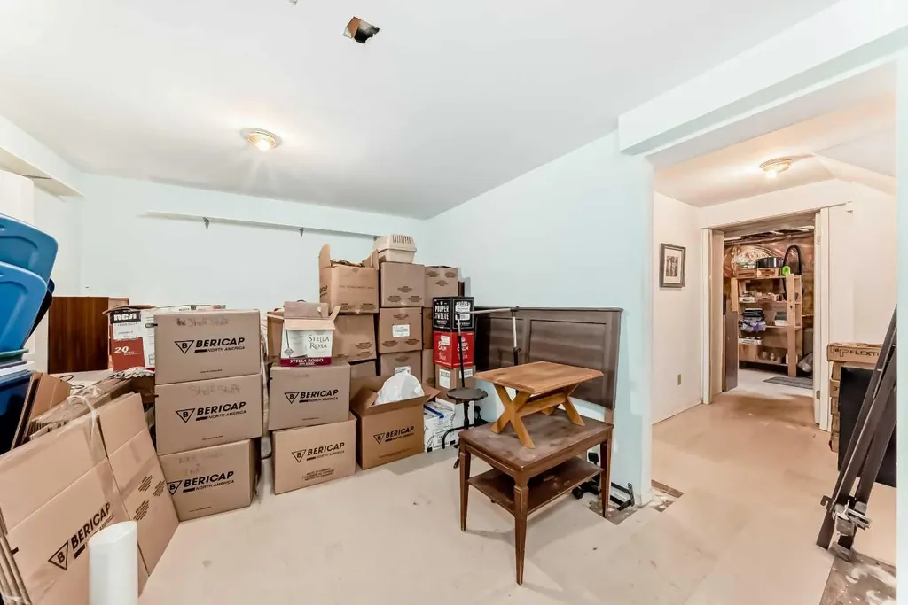 48 Millcrest Way SW Calgary AB T2Y2J4
