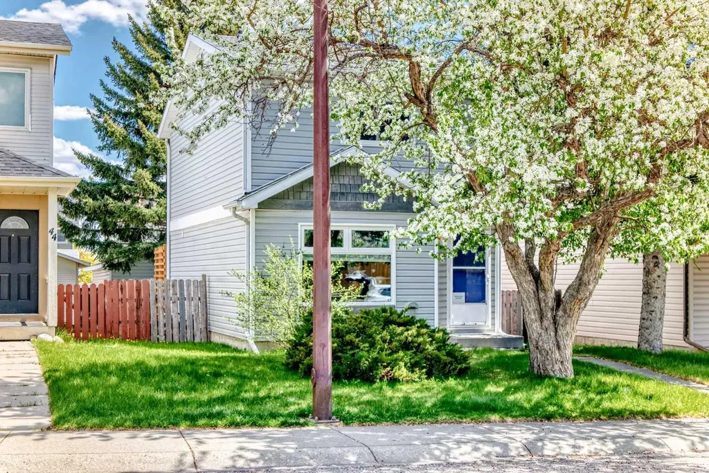 48 Millcrest Way SW Calgary AB T2Y2J4