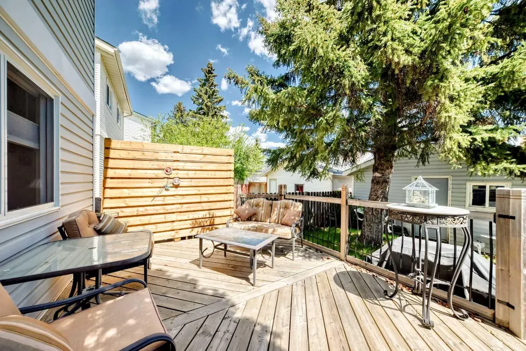 48 Millcrest Way SW Calgary AB T2Y2J4