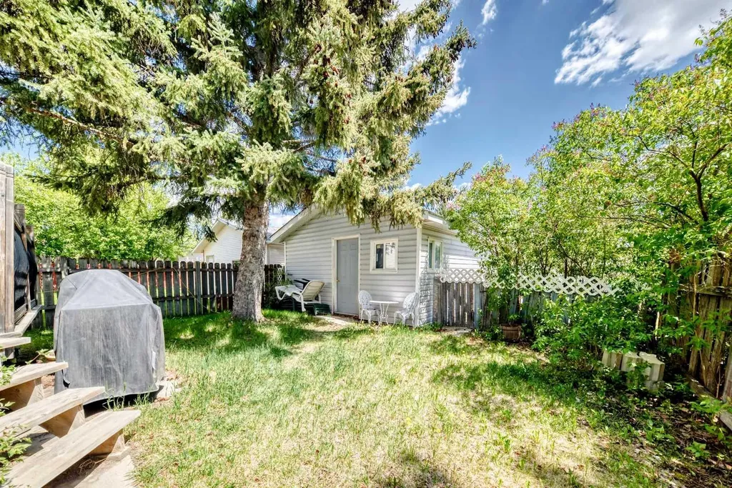 48 Millcrest Way SW Calgary AB T2Y2J4