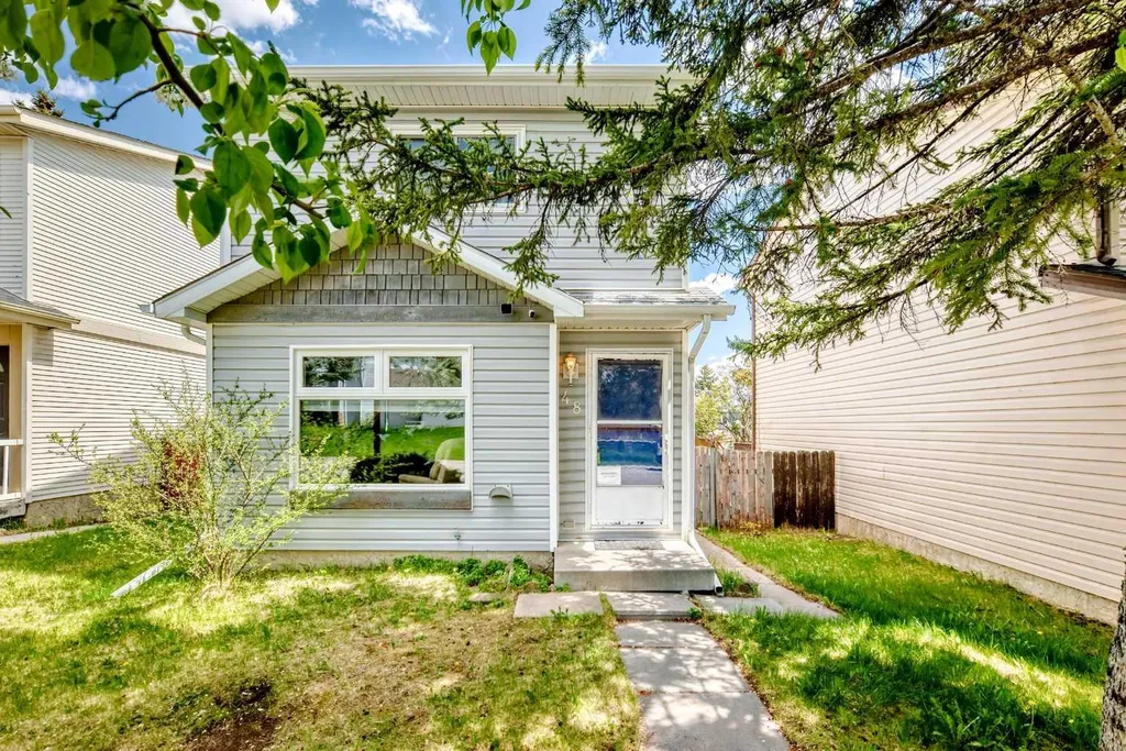 48 Millcrest Way SW Calgary AB T2Y2J4