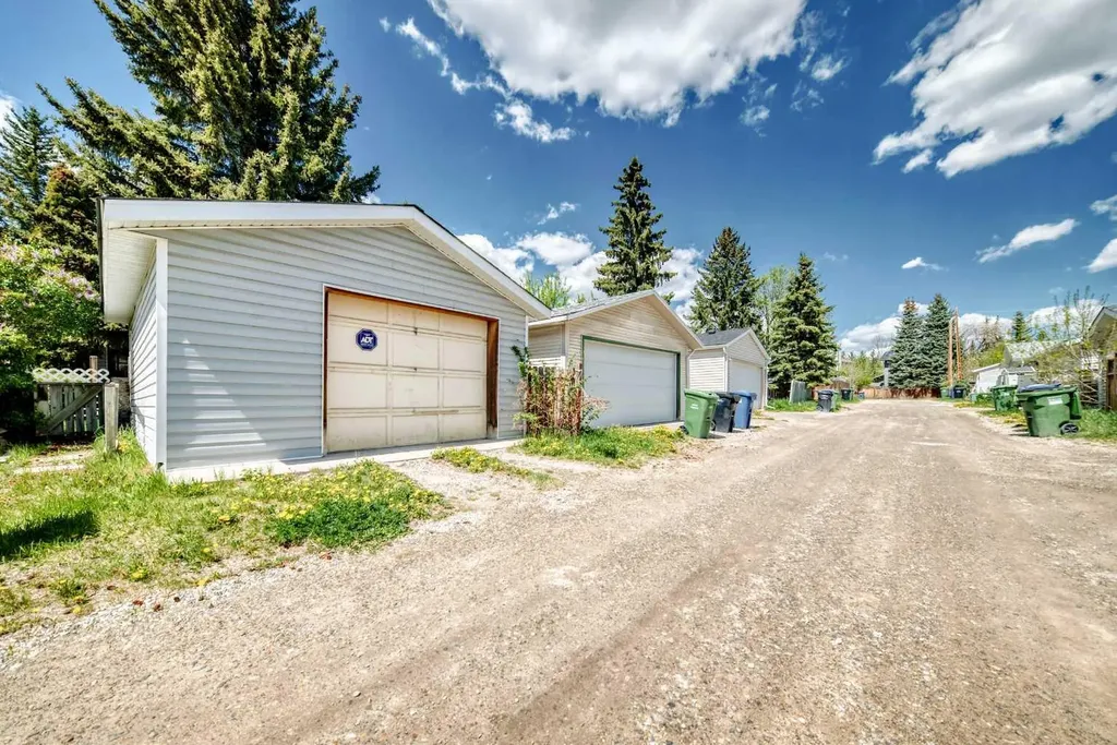 48 Millcrest Way SW Calgary AB T2Y2J4