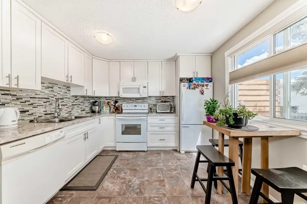 48 Millcrest Way SW Calgary AB T2Y2J4