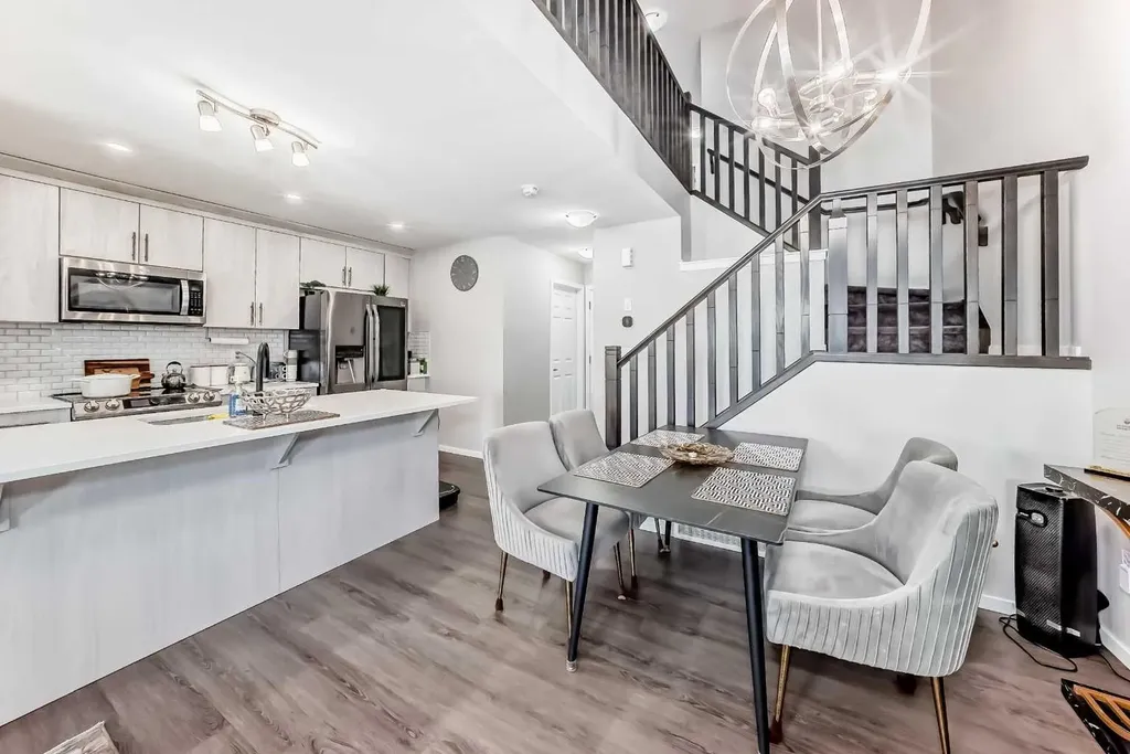 1283 140 Avenue NW Calgary AB T3P 0Y5