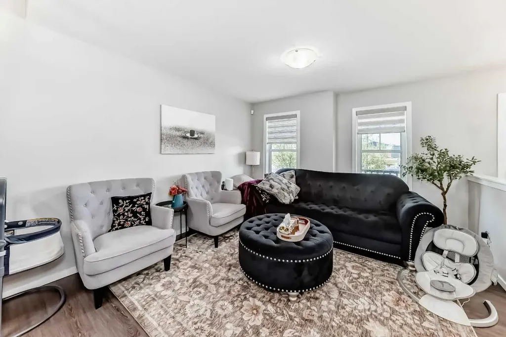 1283 140 Avenue NW Calgary AB T3P 0Y5
