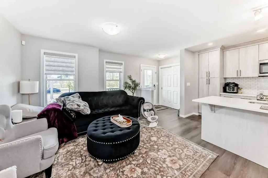 1283 140 Avenue NW Calgary AB T3P 0Y5