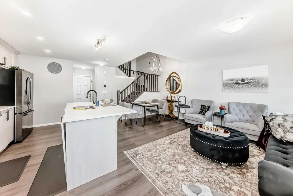 1283 140 Avenue NW Calgary AB T3P 0Y5