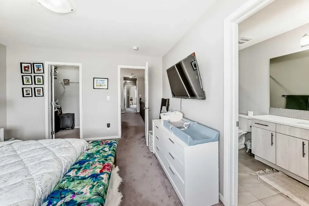 1283 140 Avenue NW Calgary AB T3P 0Y5