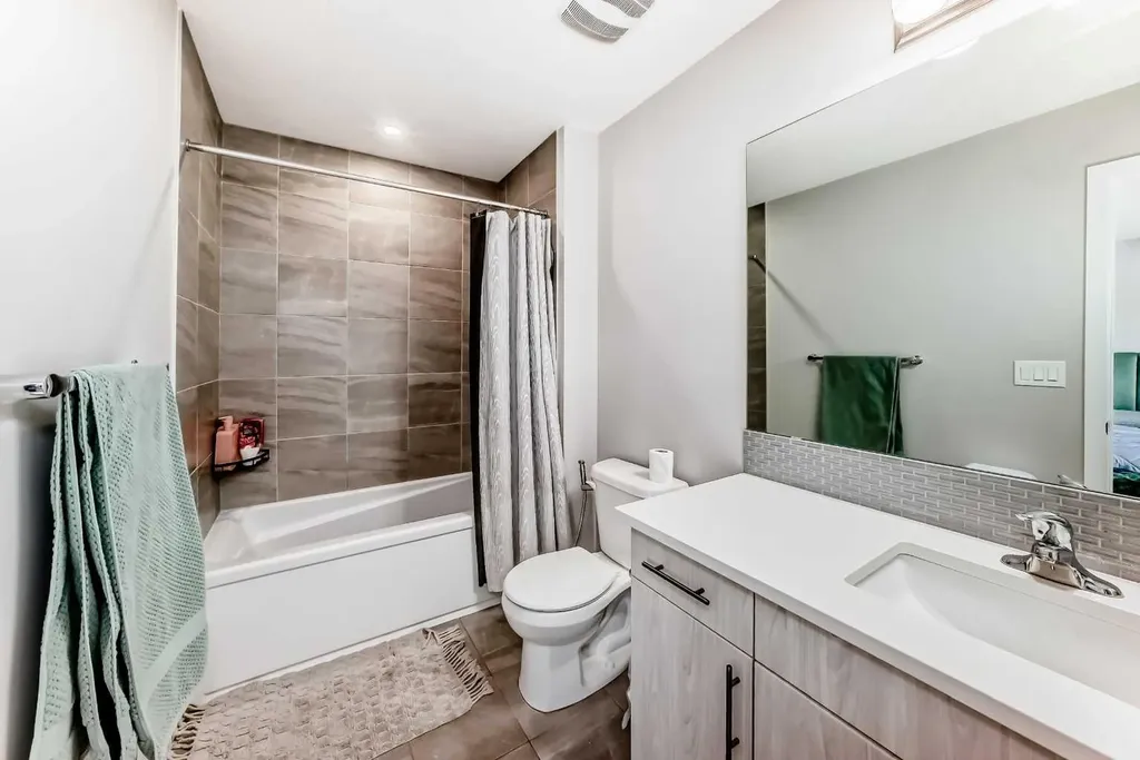 1283 140 Avenue NW Calgary AB T3P 0Y5