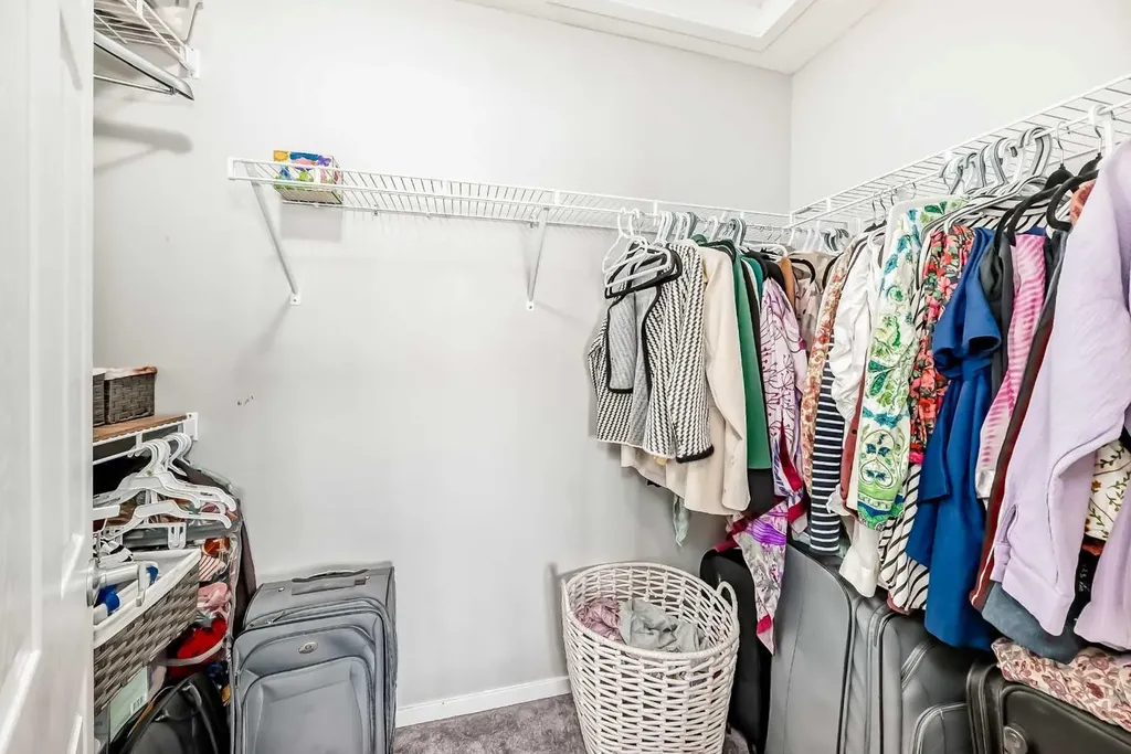 1283 140 Avenue NW Calgary AB T3P 0Y5