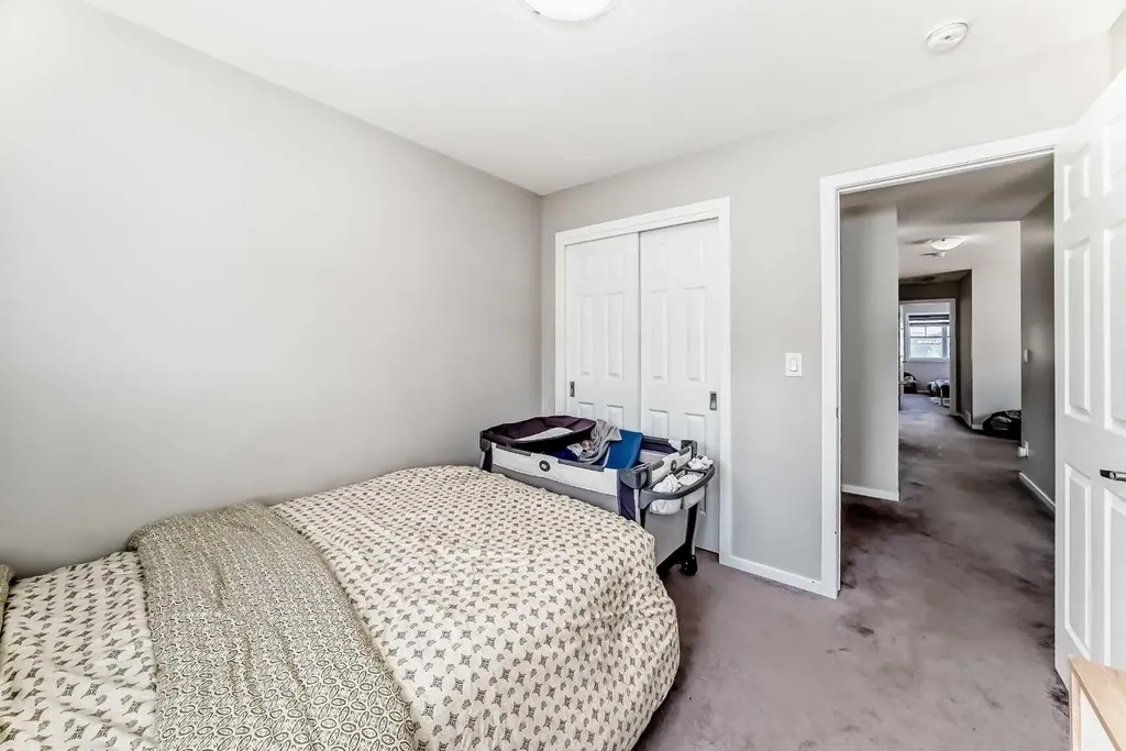 1283 140 Avenue NW Calgary AB T3P 0Y5