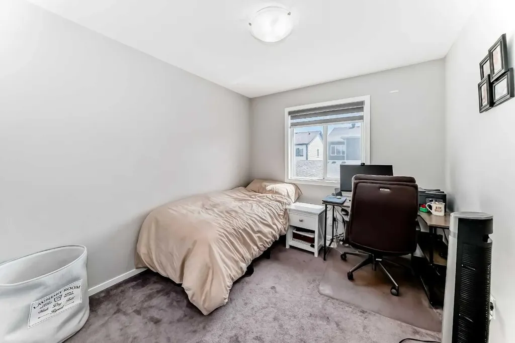 1283 140 Avenue NW Calgary AB T3P 0Y5