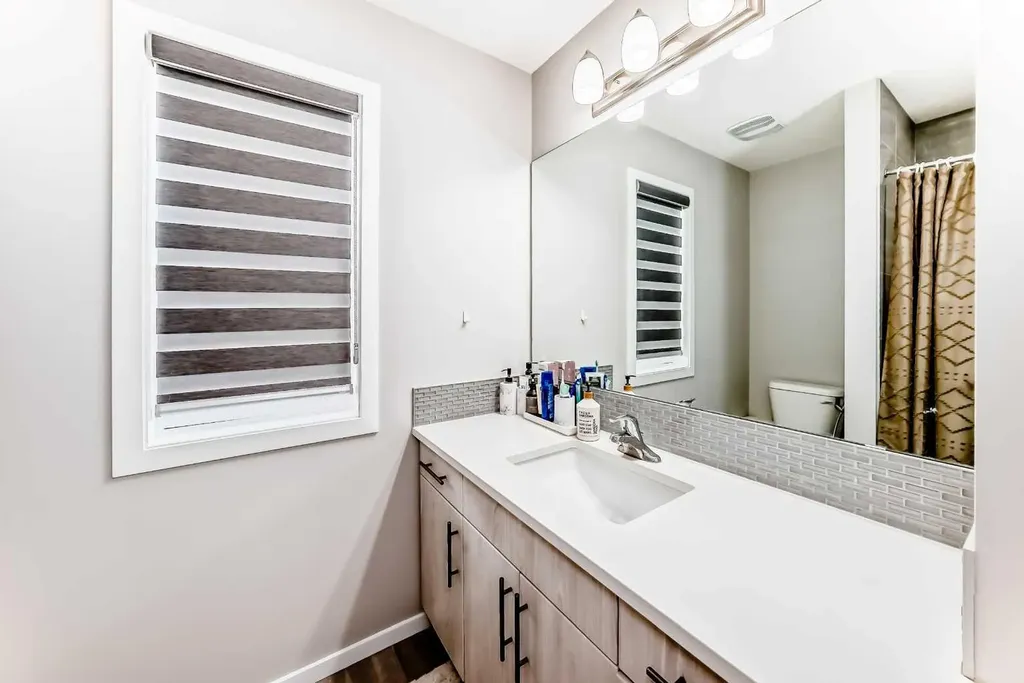 1283 140 Avenue NW Calgary AB T3P 0Y5