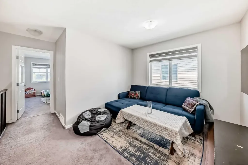 1283 140 Avenue NW Calgary AB T3P 0Y5