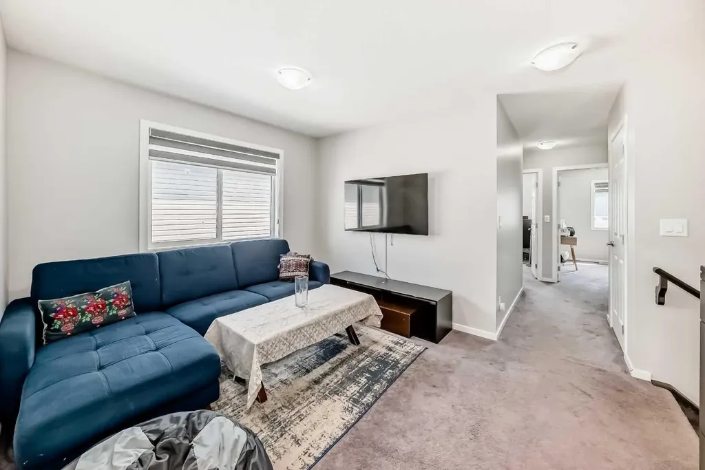 1283 140 Avenue NW Calgary AB T3P 0Y5