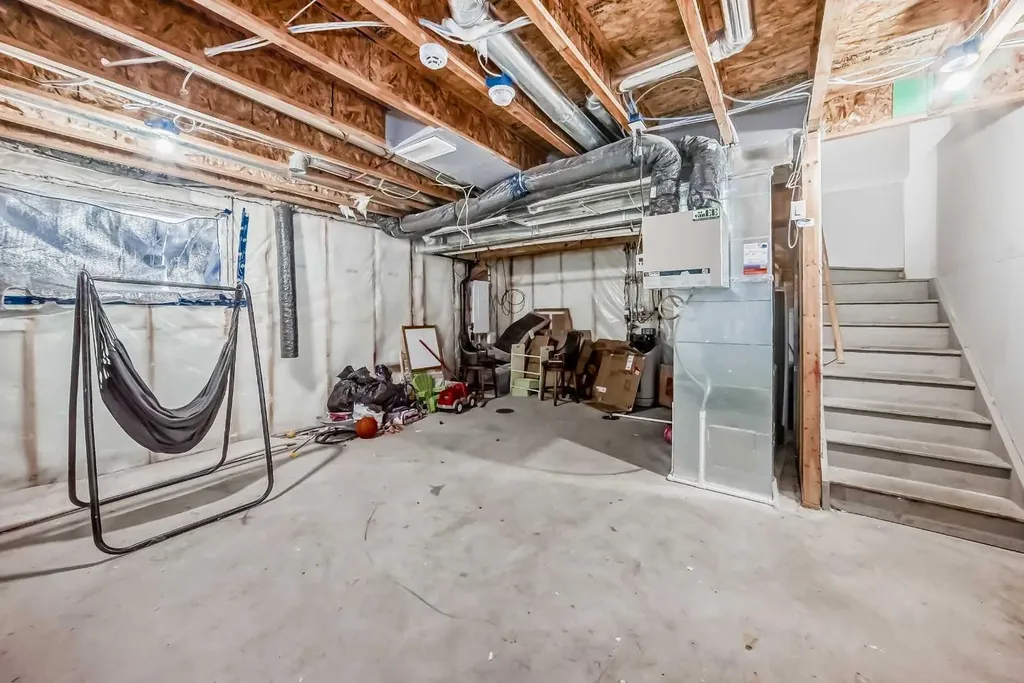 1283 140 Avenue NW Calgary AB T3P 0Y5